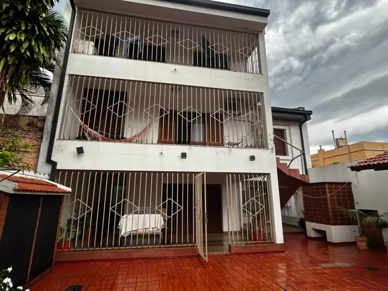 EN VENTA CASA CENTRICA